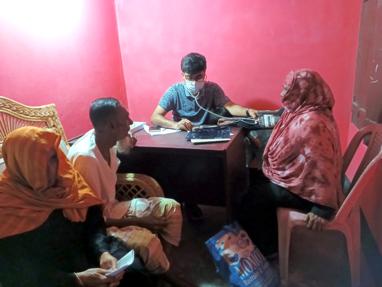 মানবসেবায় অতুলনীয় এক নাম গরীবের ডা. মেহেদী হাসান 