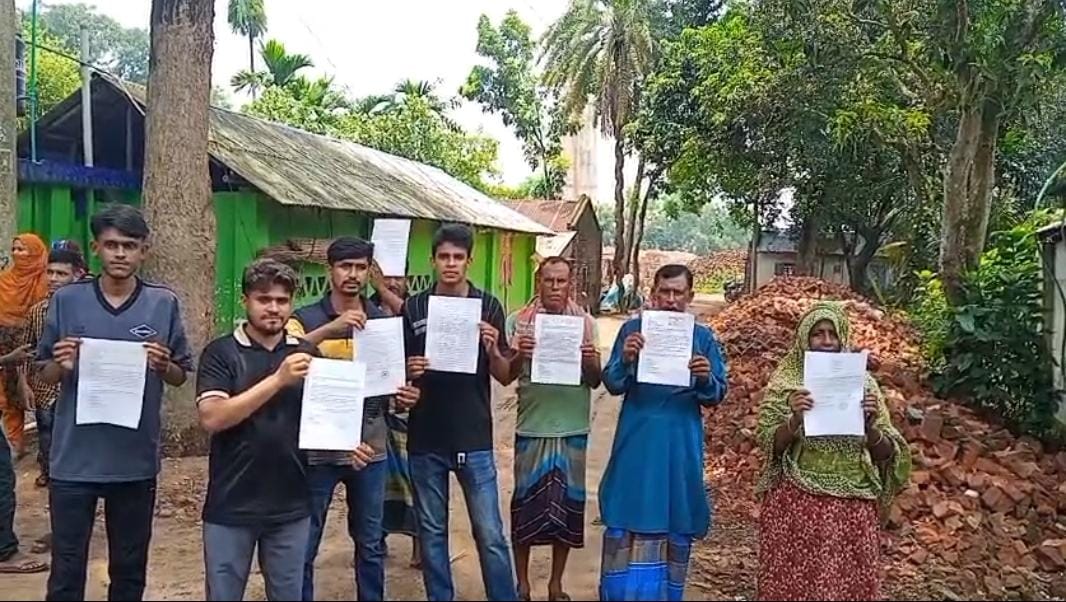 মনিরামপুরে নবম শ্রেণির শিক্ষার্থীকে ধর্ষণের অভিযোগে সহপাঠীদের মানববন্ধন
