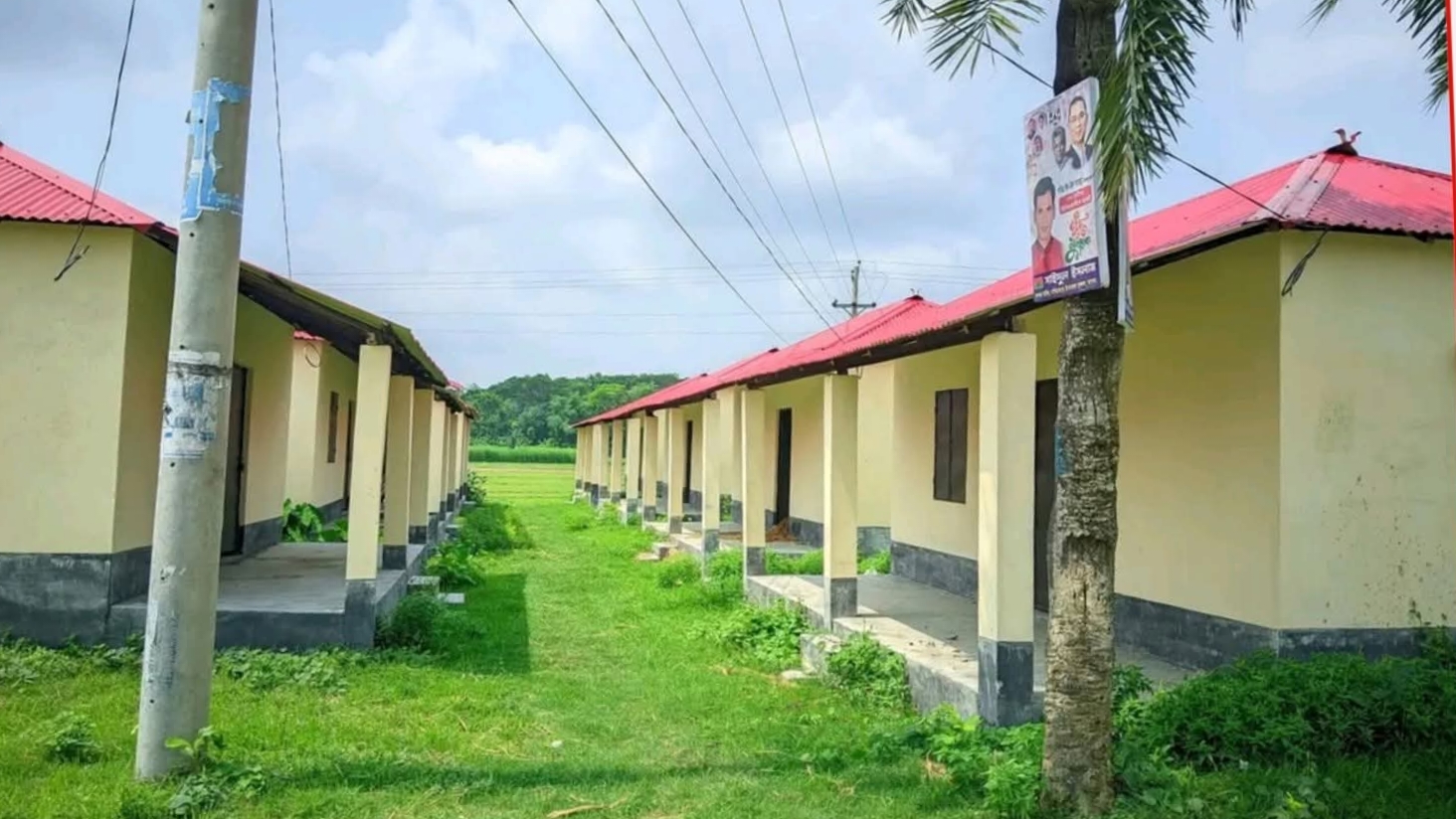 মনিরামপুরে দেড় বছর ধরে অব্যবহৃত আশ্রয়ণ প্রকল্পের ৯ ঘর এখন মাদকসেবীদের অভয়ারণ্য