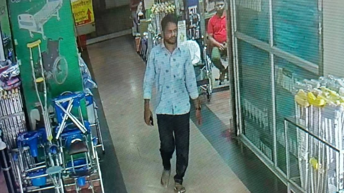 রক্ত আনতে গিয়ে অজ্ঞান পার্টির খপ্পরে সাংবাদিক-পত্নী 